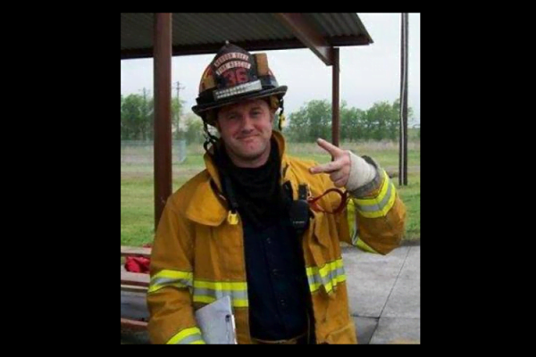 Texas Firefighter Fatally Stricken During Wildfire