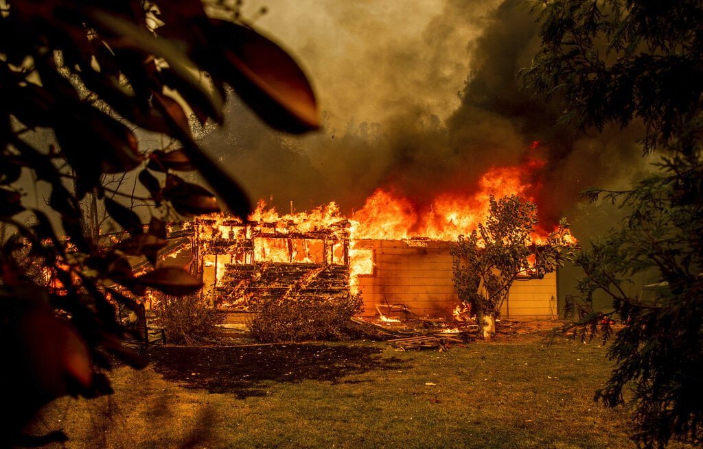 U.S. Officials Approve Long-Lasting Fire Retardant for Wildland Firefighting