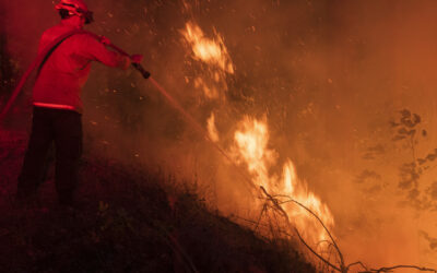 CA Firefighters Make Progress as Wildfires Push Devastation and Spread Smoke Across the West